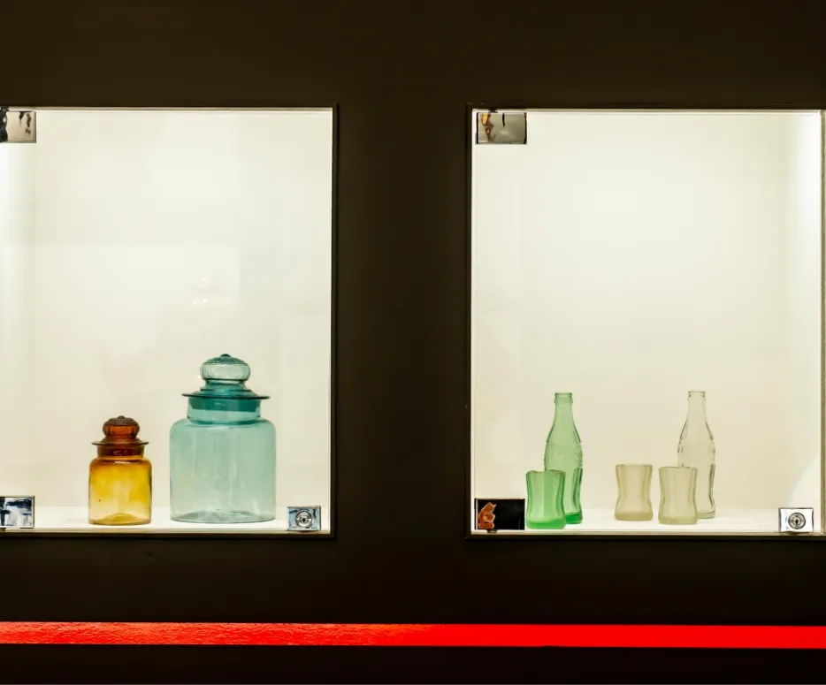 GLASS GALLERY